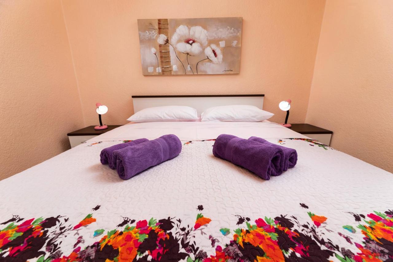 Apartman "Ela" Njivice Exteriér fotografie