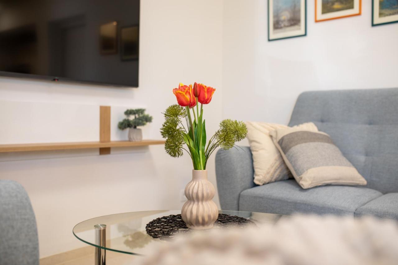 Apartman "Ela" Njivice Exteriér fotografie