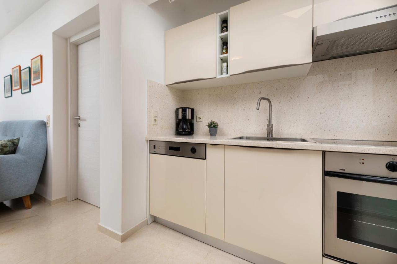 Apartman "Ela" Njivice Exteriér fotografie
